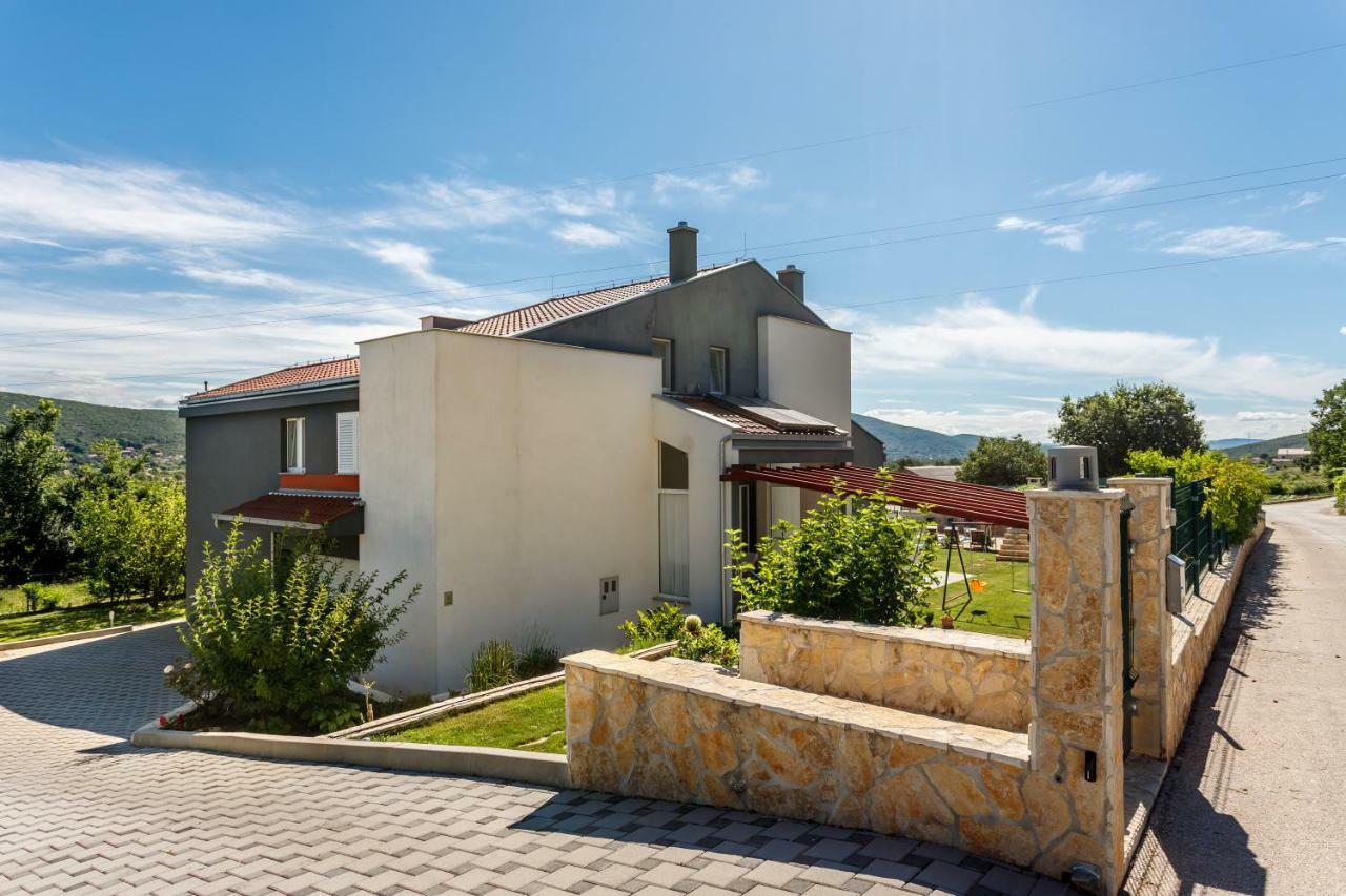 Luxury Villa Nadalina-Dicmo Dugopolje Exterior foto