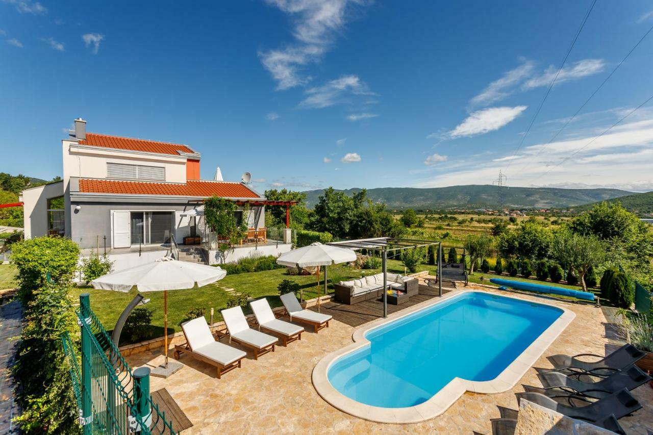 Luxury Villa Nadalina-Dicmo Dugopolje Exterior foto